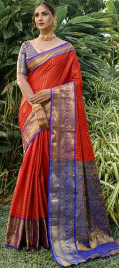 Red and Maroon color Saree in Kanchipuram Silk fabric with Weaving work