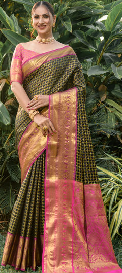 Green color Saree in Kanchipuram Silk fabric with Weaving work