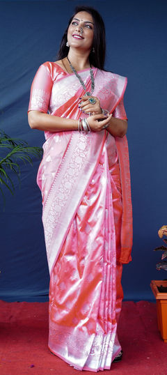 Pink and Majenta color Saree in Banarasi Silk fabric with Weaving, Zari work