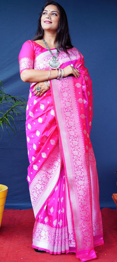 Pink and Majenta color Saree in Banarasi Silk fabric with Weaving, Zari work