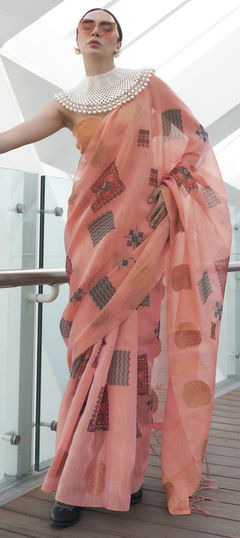 Pink and Majenta color Saree in Handloom fabric with Printed work