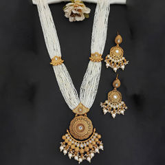 White and Off White color Pendant in Metal Alloy studded with Kundan, Pearl & Gold Rodium Polish : 1940035