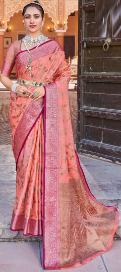 Pink and Majenta color Saree in Silk cotton fabric with Weaving work