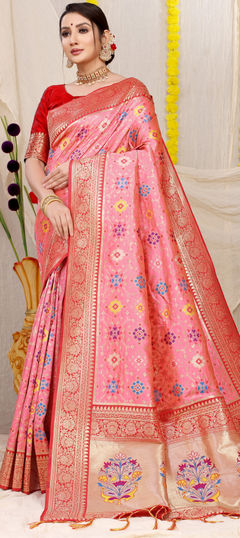 Pink and Majenta color Saree in Patola Silk fabric with Weaving, Zari work