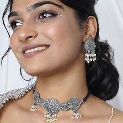 Silver Rodium Polish Oxidized Silver color Necklace in Metal Alloy studded with Pearl