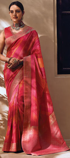 Pink and Majenta color Saree in Viscose fabric with Bandhej, Printed, Weaving work