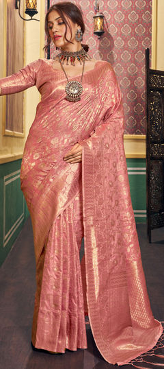 Pink and Majenta color Saree in Silk cotton fabric with Weaving, Zari work