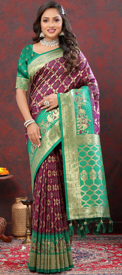 Green, Pink and Majenta color Saree in Patola Silk fabric with Weaving, Zari work