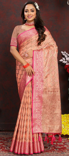 Pink and Majenta color Saree in Silk cotton fabric with Weaving work