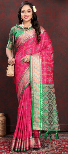 Pink and Majenta color Saree in Patola Silk fabric with Weaving, Zari work