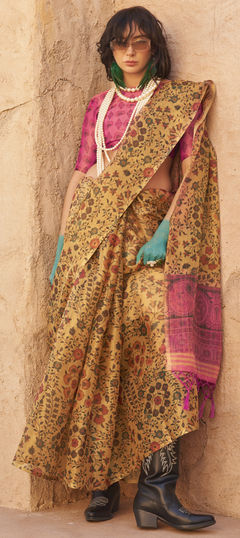 Yellow color Saree in Handloom fabric with Printed work