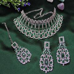 Green color Necklace in Metal Alloy studded with Austrian diamond, CZ Diamond & Silver Rodium Polish : 1944684