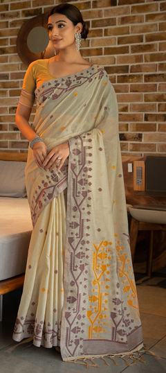 Yellow color Saree in Cotton fabric with Printed work