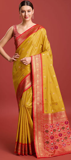 Yellow color Saree in Kanchipuram Silk fabric with Weaving work