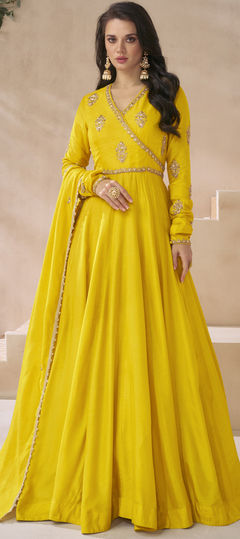 Festive, Reception Yellow color Gown in Silk fabric with Embroidered work : 1945929