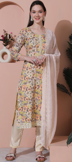 Multicolor color Salwar Kameez in Cotton fabric with Digital Print, Floral work