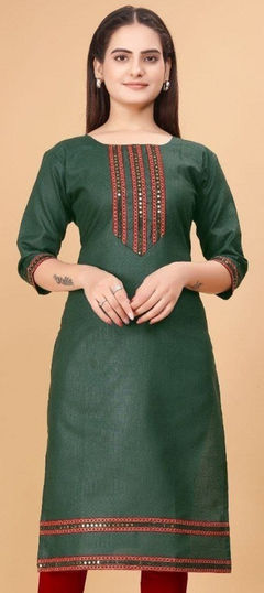 Casual Green color Kurti in Cotton fabric with Elbow Sleeve, Straight Patch work : 1946583