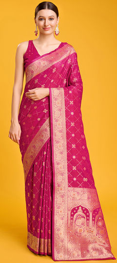 Pink and Majenta color Saree in Banarasi Silk fabric with Weaving, Zari work