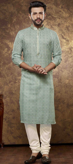 Green color Kurta Pyjamas in Cotton fabric with Digital Print, Thread work