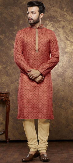 Red and Maroon color Kurta Pyjamas in Cotton fabric with Digital Print, Thread work