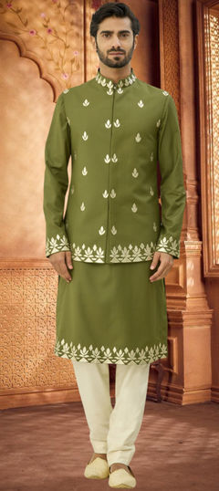 Green color Kurta Pyjama with Jacket in Silk fabric with Thread work