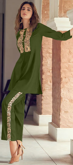 Festive, Party Wear Green color Salwar Kameez in Chanderi Silk fabric with Embroidered, Thread work : 1951724