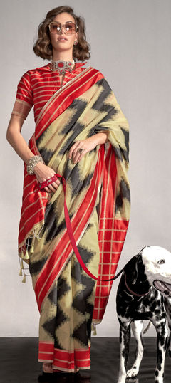 Yellow color Saree in Silk fabric with Printed, Weaving work