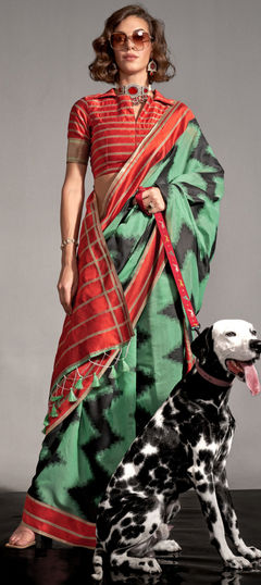 Green color Saree in Silk fabric with Printed, Weaving work