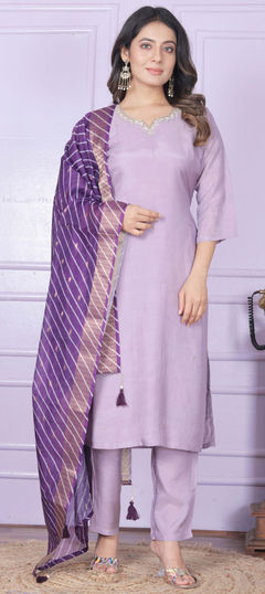 Festive, Party Wear, Reception Purple and Violet color Salwar Kameez in Muslin fabric with Straight Bugle Beads, Thread, Zardozi work : 1953138