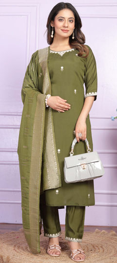 Green color Salwar Kameez in Viscose fabric with Embroidered, Resham, Thread work