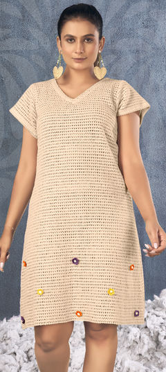 White and Off White color Kurti in Blended Cotton fabric with Thread work