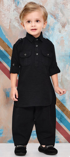 Party Wear Black and Grey color Boys Kurta Pyjama in Cotton fabric with Thread work : 1955313