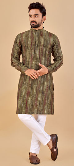 Green color Kurta Pyjamas in Cotton fabric with Foil Print work