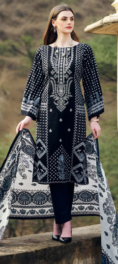 Casual Black and Grey color Salwar Kameez in Cotton fabric with Pakistani, Straight Digital Print, Embroidered work : 1955839