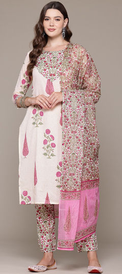 Pink and Majenta color Salwar Kameez in Cotton fabric with Floral, Printed work