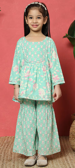 Green color Girls Top with Bottom in Cotton fabric with Gota Patti, Printed work