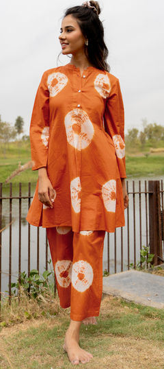 Orange, White and Off White color Co-ords Set in Cotton fabric with Printed, Tye n Dye work