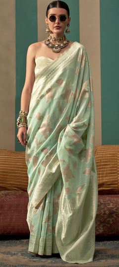 Green color Saree in Handloom fabric with Weaving work