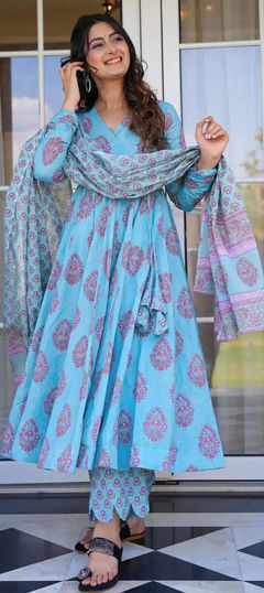 Blue color Salwar Kameez in Muslin fabric with Digital Print work