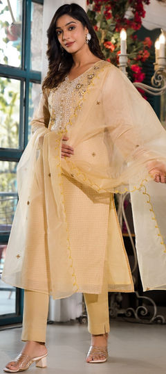 Yellow color Salwar Kameez in Blended fabric with Embroidered, Thread work