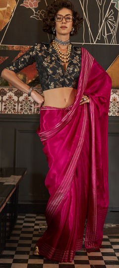 Pink and Majenta color Saree in Viscose fabric with Weaving work