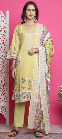 Yellow color Salwar Kameez in Cotton fabric with Digital Print, Floral, Resham, Thread work