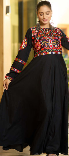 Black and Grey color Kurti in Cotton fabric with Embroidered, Mirror, Thread work