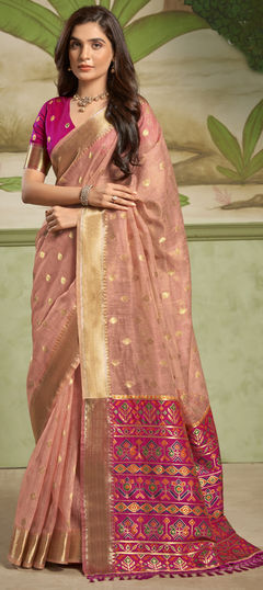 Pink and Majenta color Saree in Silk cotton fabric with Weaving, Zari work