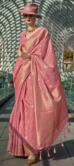 Festive, Traditional Pink and Majenta color Saree in Silk cotton fabric with South Weaving work : 1961675