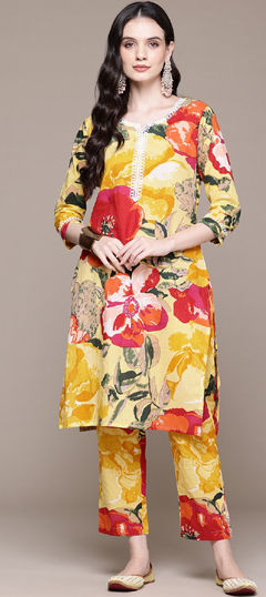 Yellow color Salwar Kameez in Cotton fabric with Floral, Printed, Thread work