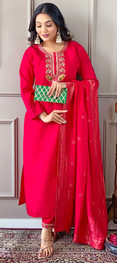 Pink and Majenta color Salwar Kameez in Viscose fabric with Embroidered, Resham, Thread work