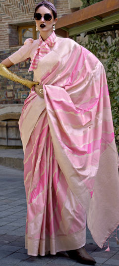 Pink and Majenta color Saree in Silk cotton fabric with Weaving work