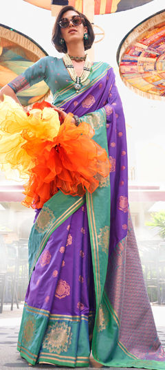 Purple and Violet color Saree in Handloom fabric with Weaving work