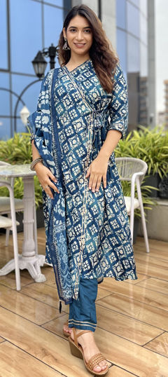 Multicolor color Salwar Kameez in Silk fabric with Printed work